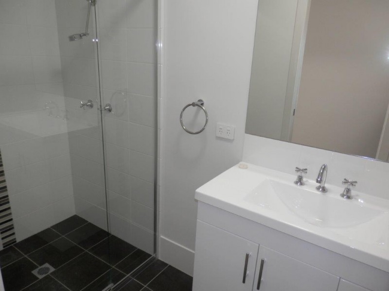 2A Ellerslie Street, Gobbagombalin NSW 2650
