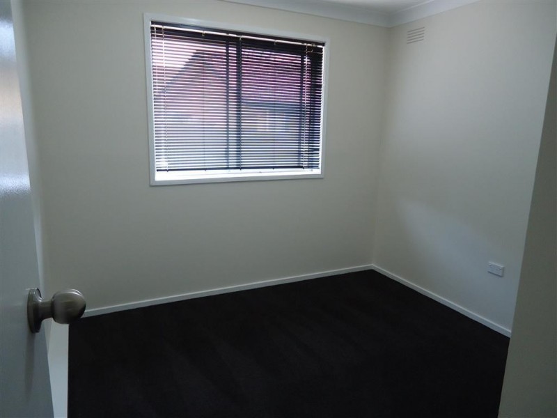 2/8 Ries Crescent, Tolland NSW 2650