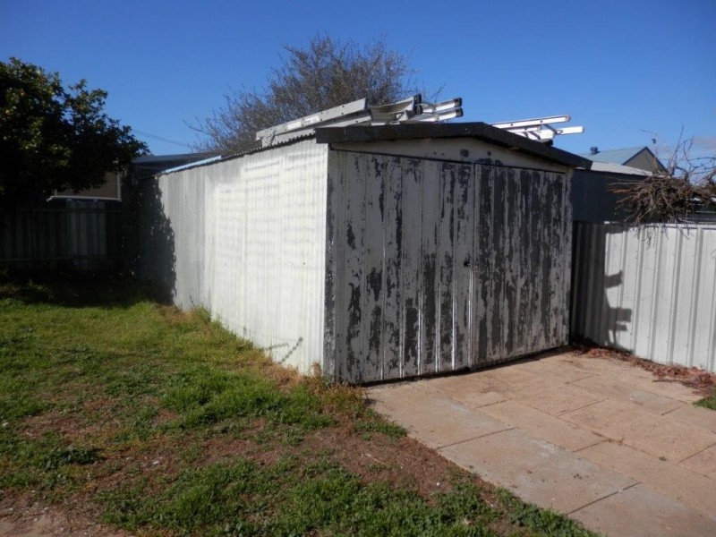 23 Manoora Avenue, Mount Austin NSW 2650