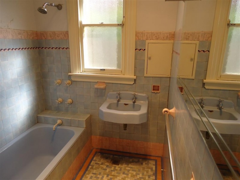 13 Lindsay Street, Turvey Park NSW 2650