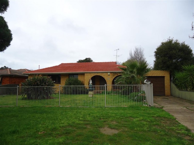 83 Raye Street, Tolland NSW 2650