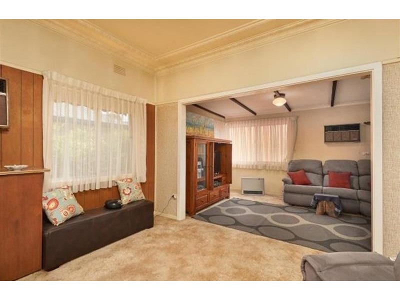 15 Tucker Street, Turvey Park NSW 2650