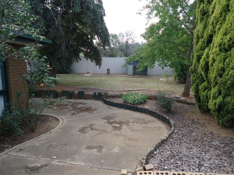 71 Pugsley Avenue, Estella NSW 2650