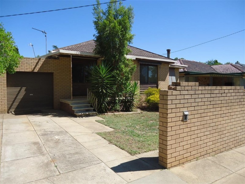 4 Blamey Street, Turvey Park NSW 2650