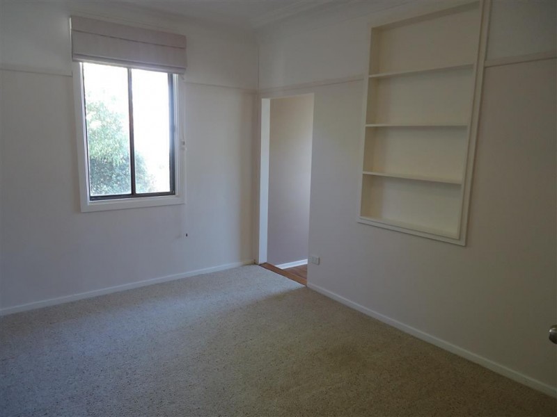 4 Blamey Street, Turvey Park NSW 2650