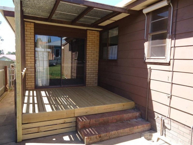 4 Blamey Street, Turvey Park NSW 2650
