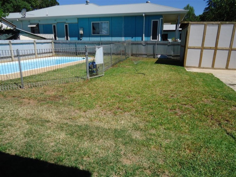 4 Blamey Street, Turvey Park NSW 2650