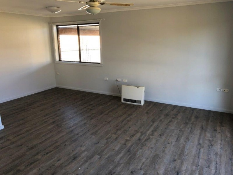 81 Mckell Avenue, Mount Austin NSW 2650