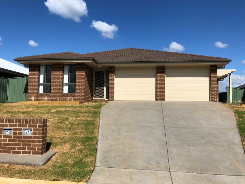 5A Hazelwood Drive, Forest Hill NSW 2651