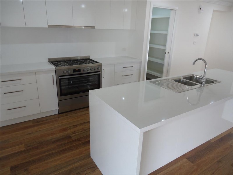 8 Goldstein Crescent, Lloyd NSW 2650