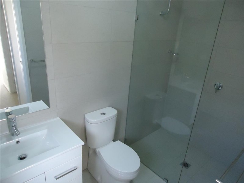 8 Goldstein Crescent, Lloyd NSW 2650