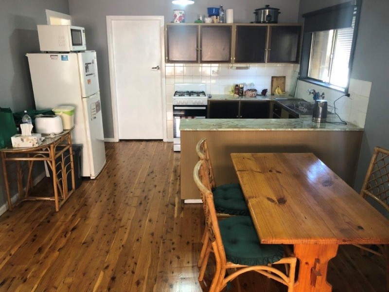 49 White Avenue, Kooringal NSW 2650