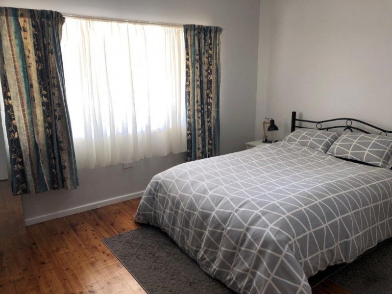 49 White Avenue, Kooringal NSW 2650