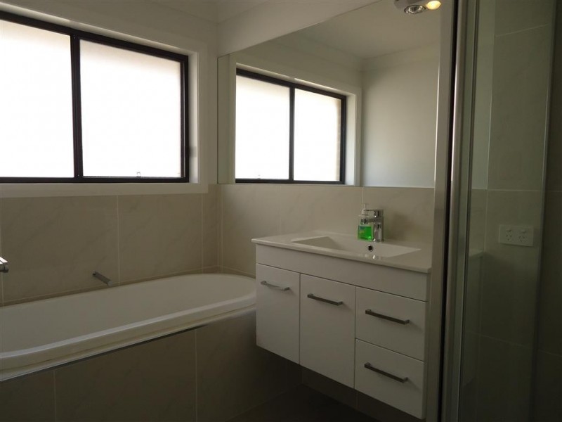 3 Glandore Street, Bourkelands NSW 2650