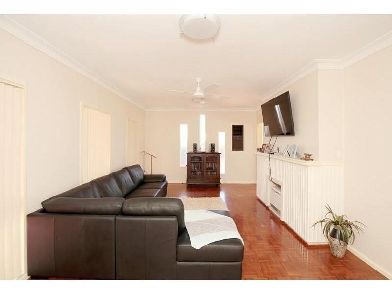 2/21 Inglis Street, Lake Albert NSW 2650