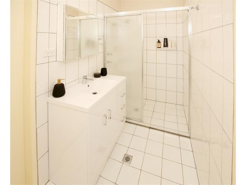 2/21 Inglis Street, Lake Albert NSW 2650