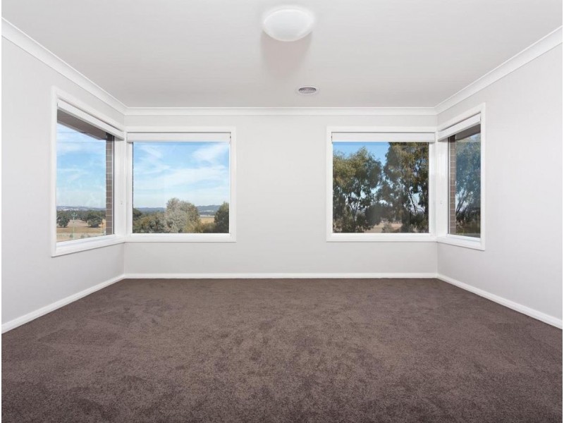 22 Ellerslie Street, Gobbagombalin NSW 2650