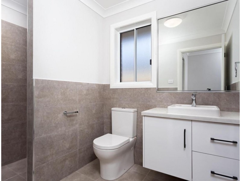 22 Ellerslie Street, Gobbagombalin NSW 2650