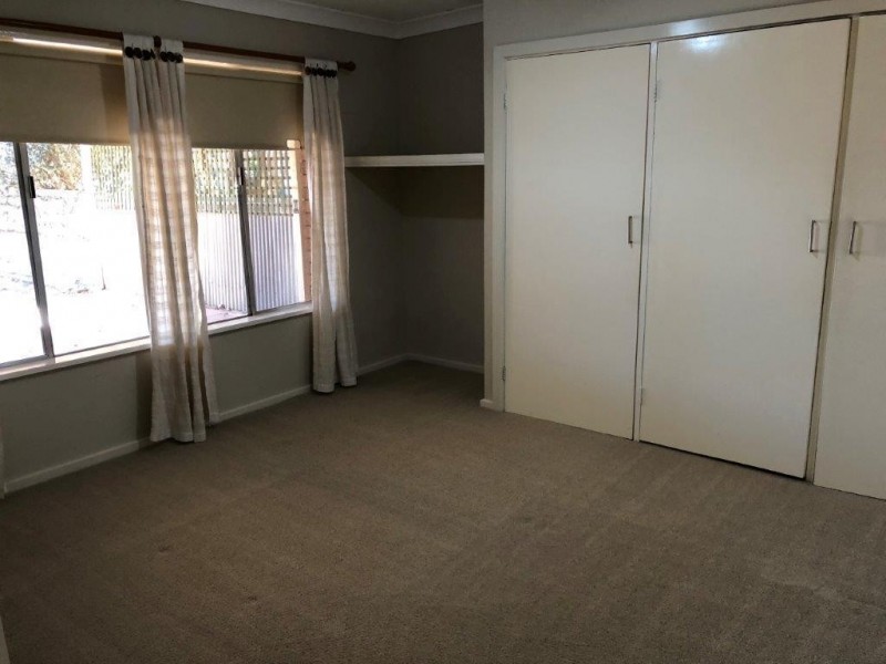 35 Beltana Avenue, Mount Austin NSW 2650
