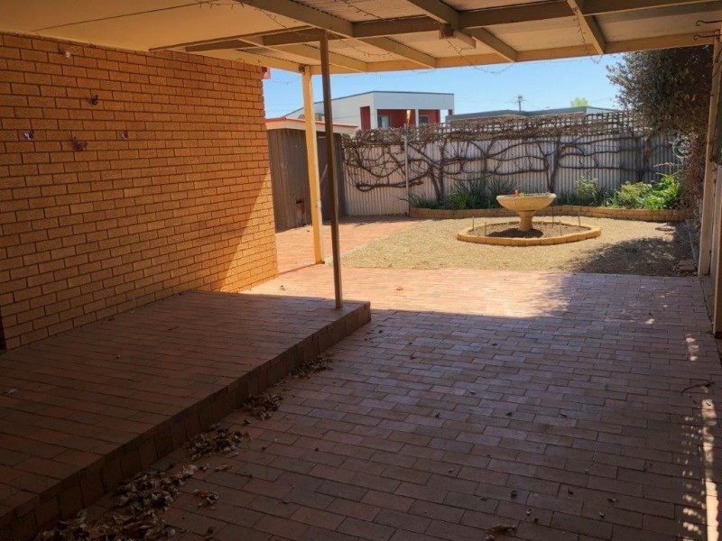 35 Beltana Avenue, Mount Austin NSW 2650