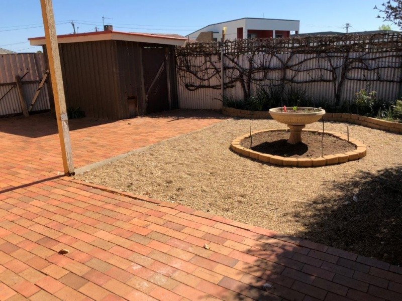 35 Beltana Avenue, Mount Austin NSW 2650