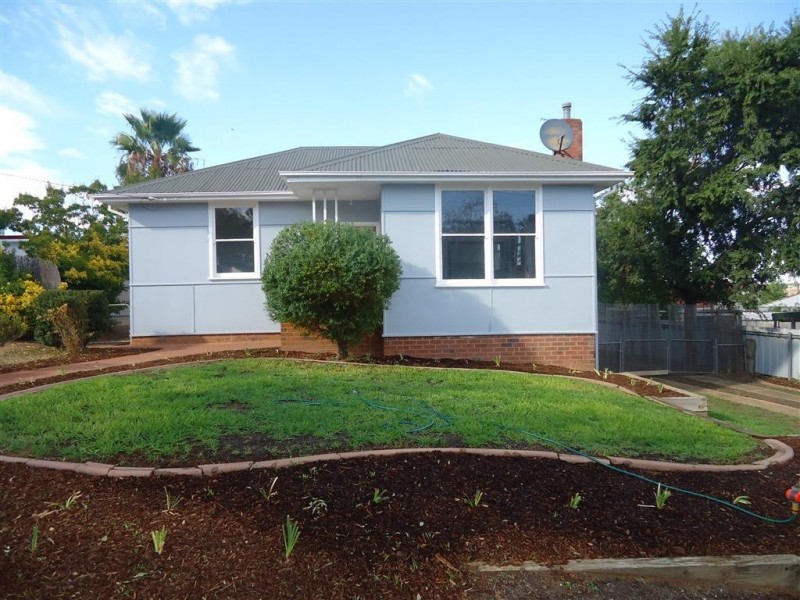 20 Fernleigh Road, Mount Austin NSW 2650