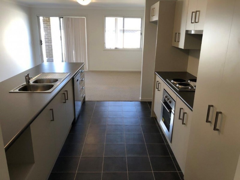 27 Sunvale Crescent, Estella NSW 2650