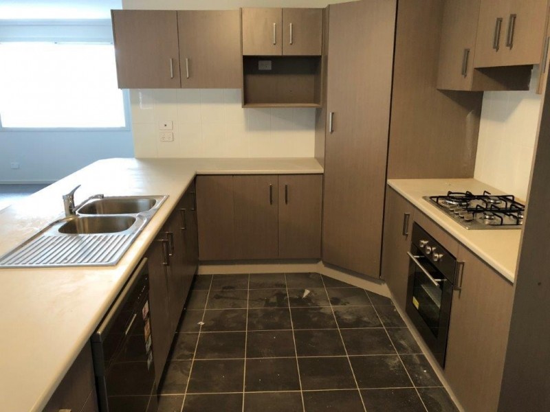 1 Hazelwood  Drive, Forest Hill NSW 2651