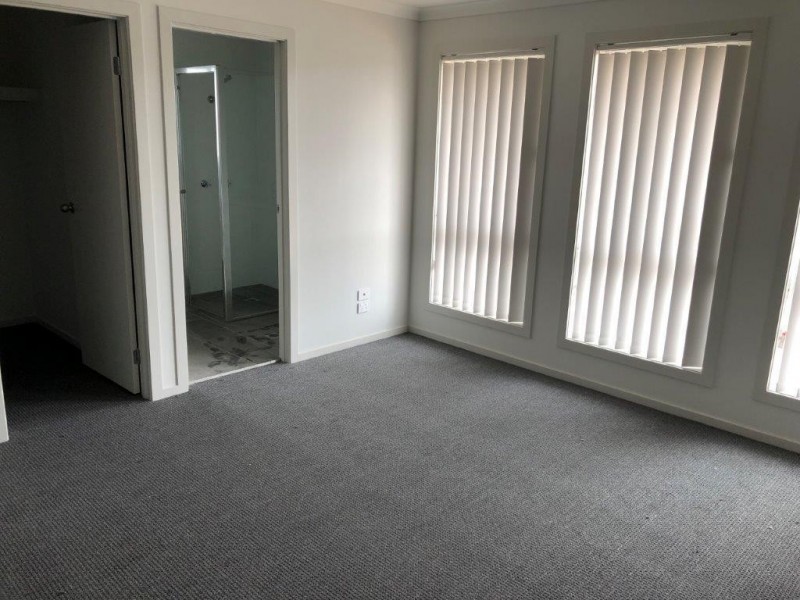 1 Hazelwood  Drive, Forest Hill NSW 2651