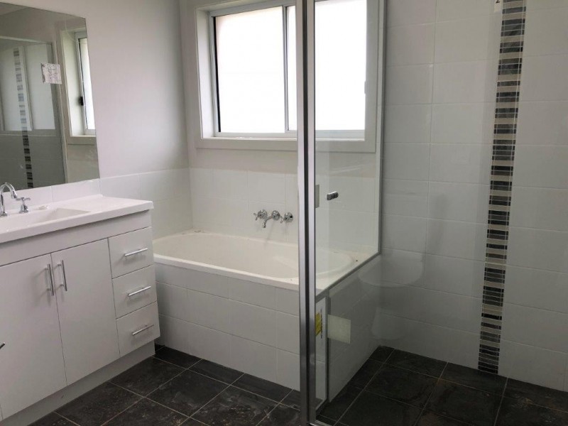 1 Hazelwood  Drive, Forest Hill NSW 2651