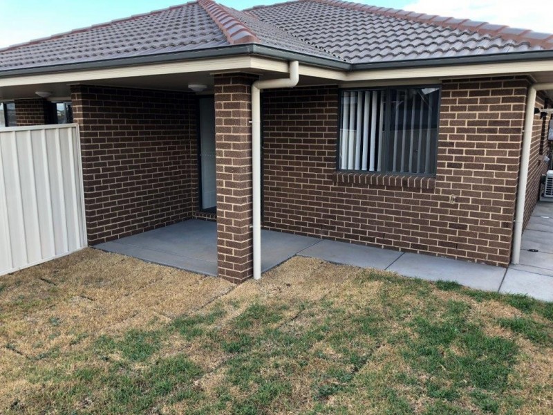 3A Batlow Way, Gobbagombalin NSW 2650