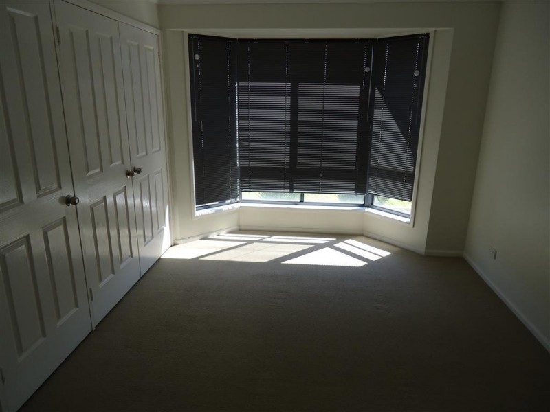 1 Dobell Place, Lloyd NSW 2650