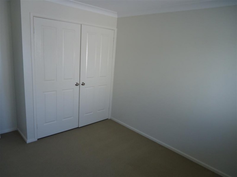 1 Dobell Place, Lloyd NSW 2650