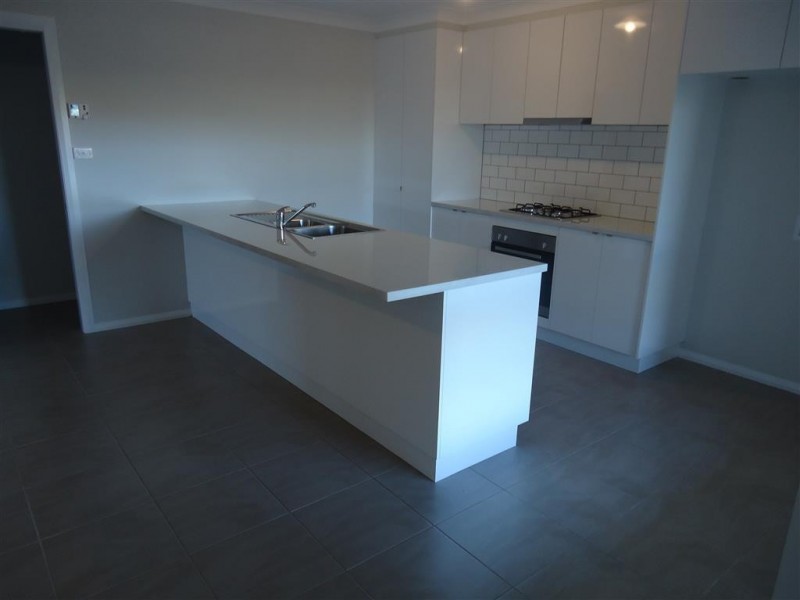 6 Ellerslie Street, Gobbagombalin NSW 2650