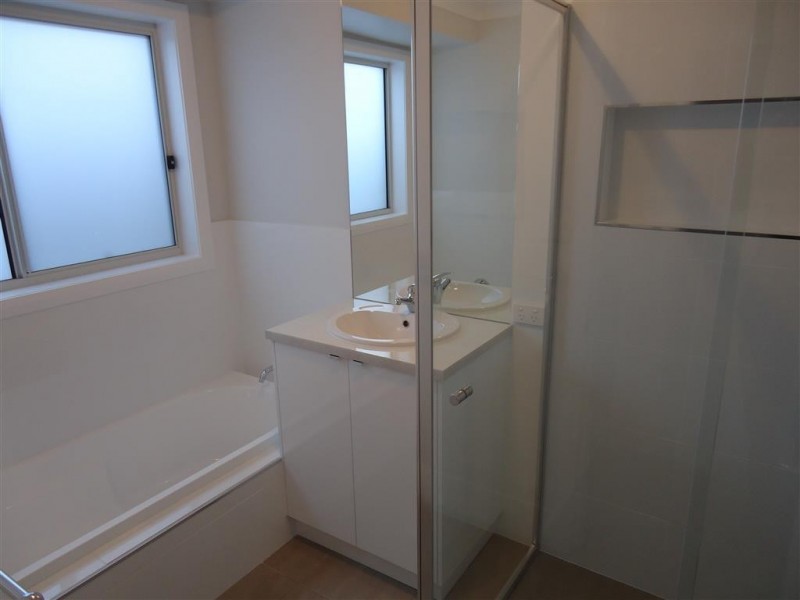 6 Ellerslie Street, Gobbagombalin NSW 2650