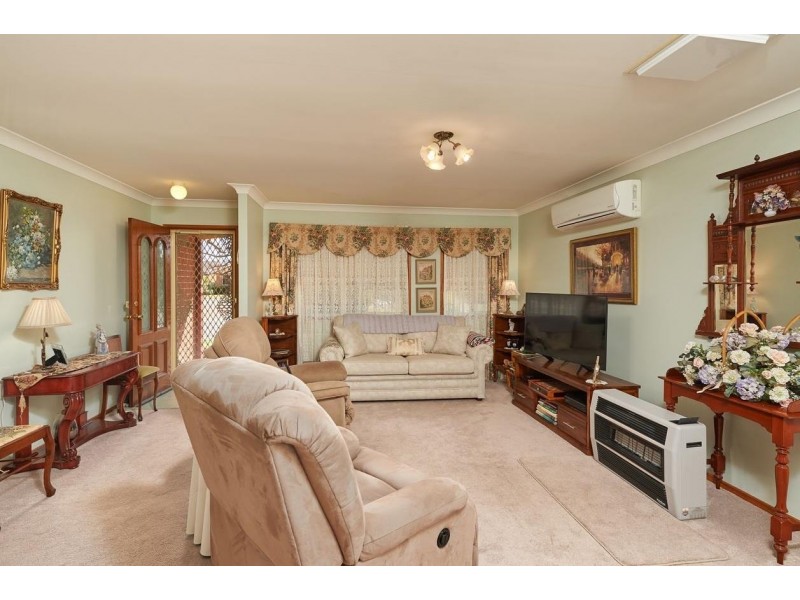 32 Girraween Mews, Glenfield Park NSW 2650