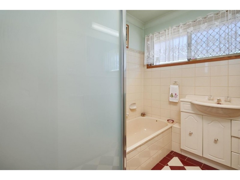 32 Girraween Mews, Glenfield Park NSW 2650