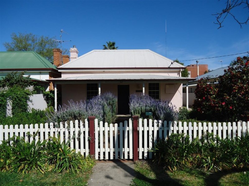 54 Kincaid Street, Wagga Wagga NSW 2650