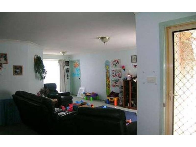 3 Sally  Cl, Lake Haven NSW 2263