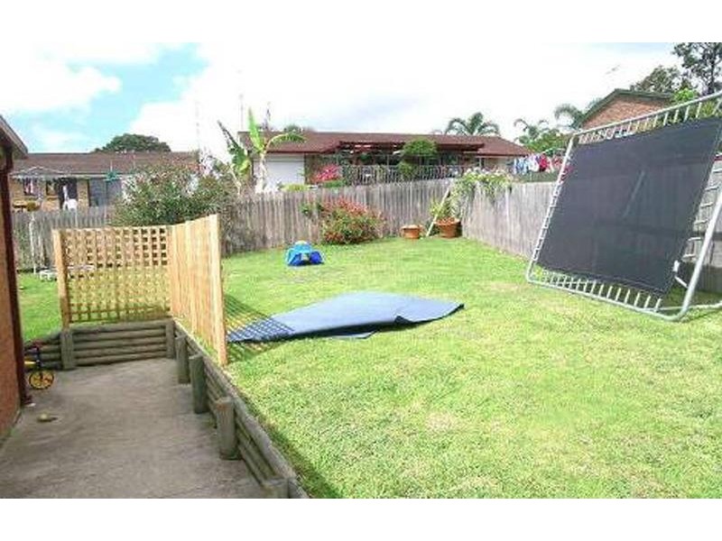 3 Sally  Cl, Lake Haven NSW 2263