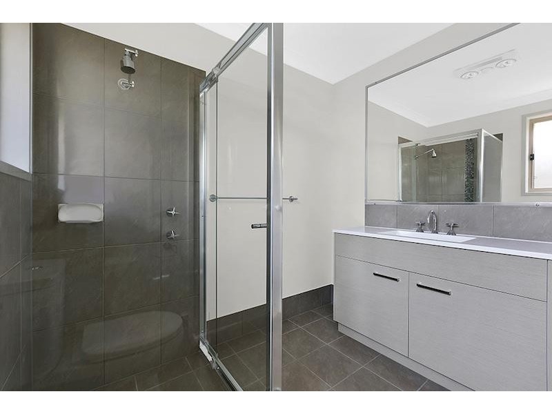 42 Raintree Tce, Wadalba NSW 2259