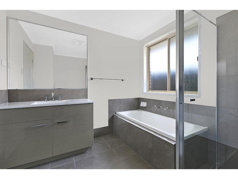 42 Raintree Tce, Wadalba NSW 2259