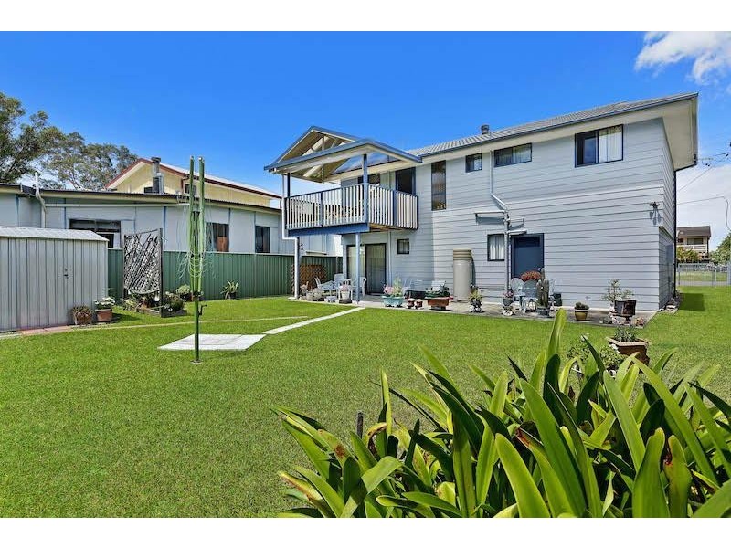 144 Birdwood Dr, Blue Haven NSW 2262