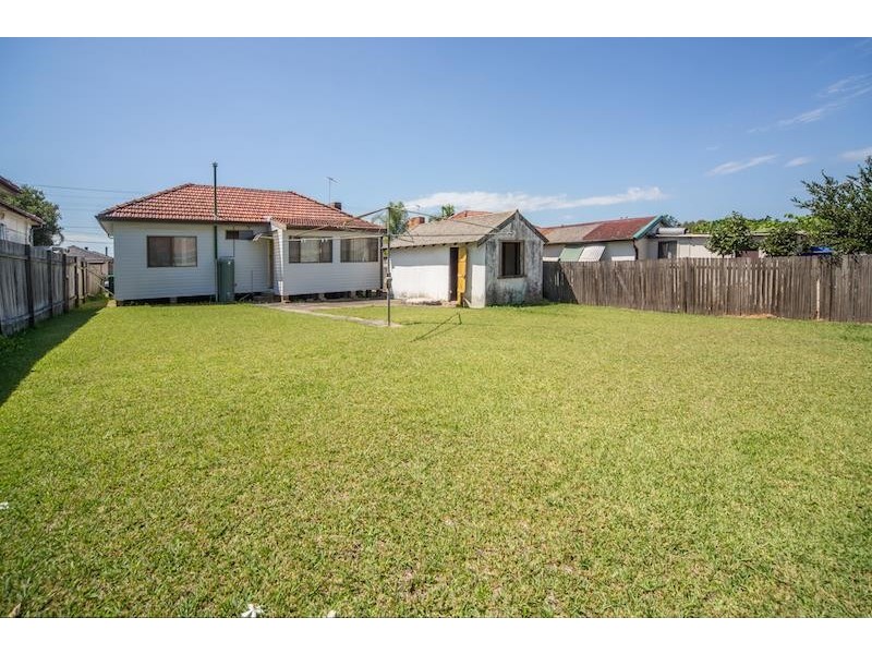 10 Randolph St, South Granville NSW 2142