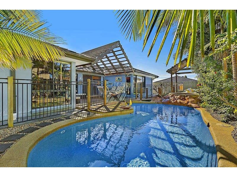 6 Fernlee Ct, Woongarrah NSW 2259