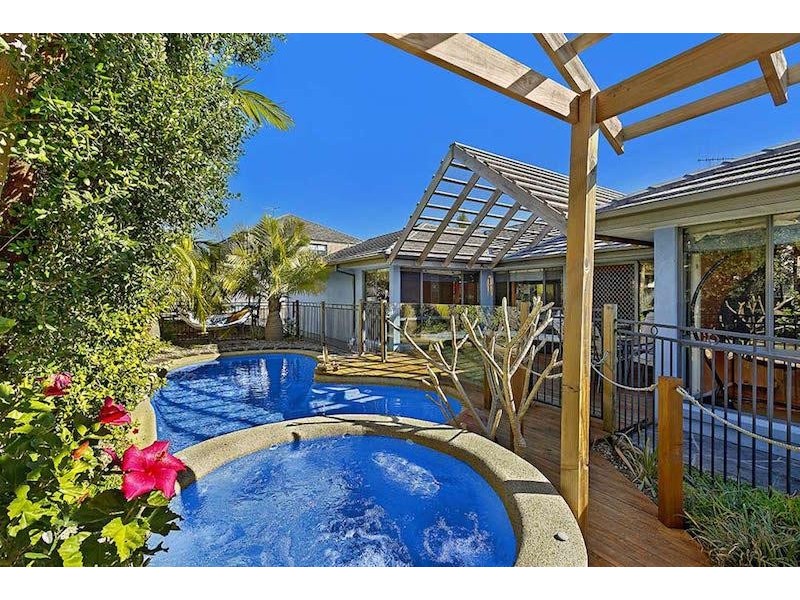 6 Fernlee Ct, Woongarrah NSW 2259