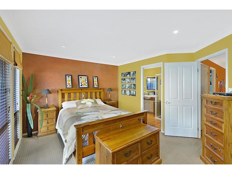 6 Fernlee Ct, Woongarrah NSW 2259