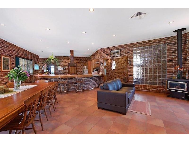 110 Floribunda Rd, Kemps Creek NSW 2178