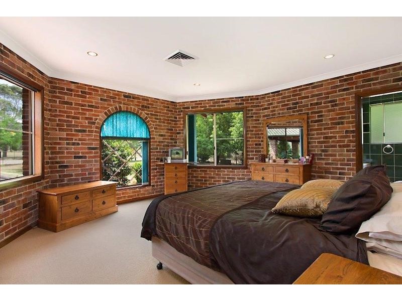 110 Floribunda Rd, Kemps Creek NSW 2178