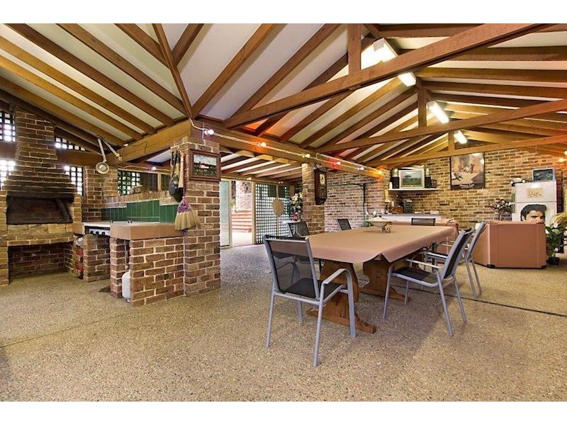 110 Floribunda Rd, Kemps Creek NSW 2178